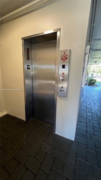 Photo - 941 Crystal Lake Dr Apartment