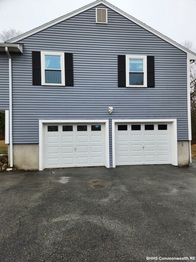 Building Photo - 27 Richardson Cir