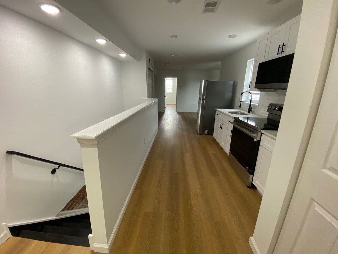 Photo - 5639 Market St,