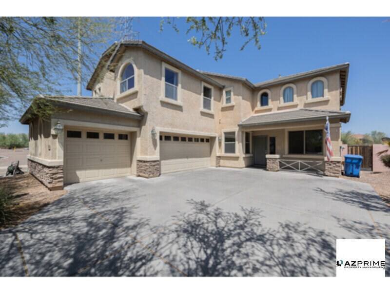 Foto principal - Escape to your Oasis in this Exquisite 5/2...