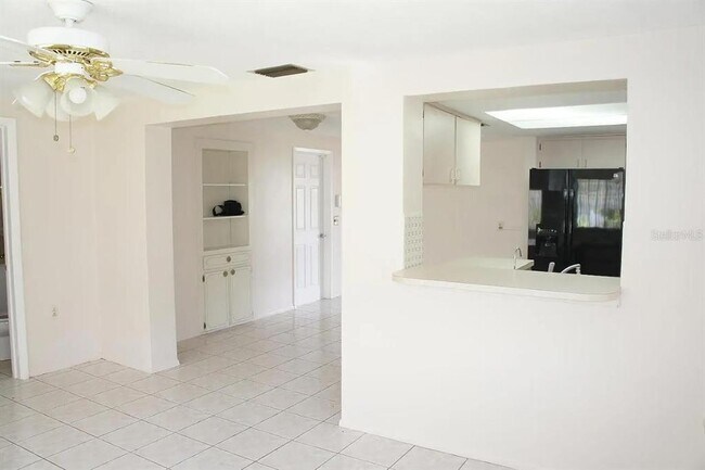 Building Photo - 7608 Camelot Rd