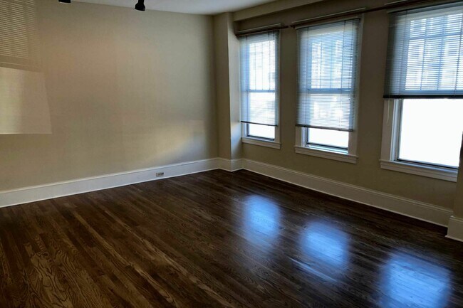 Foto del edificio - 2415 Van Ness Ave