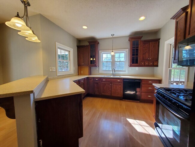 Building Photo - 958 Flynn McPherson Rd