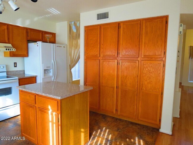 Foto del edificio - 15806 S 43rd St