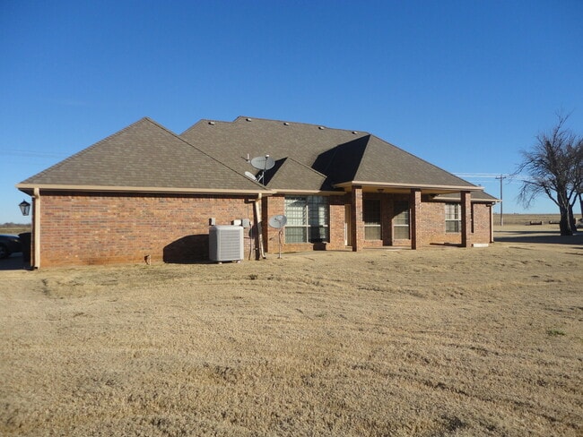 Building Photo - 6611 NE Watts Rd