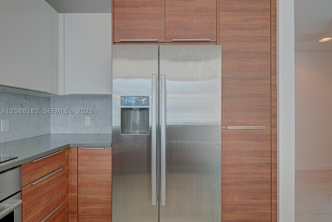 Foto del edificio - 601 NE 27th St
