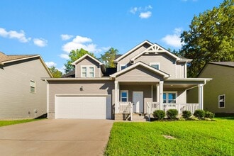 Building Photo - 2901 Teakwood Dr