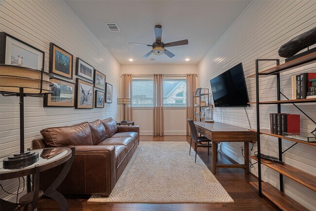 Foto del edificio - 2418 Sandhill Crest Ln