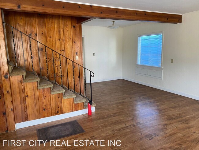 Building Photo - 2 br, 1 bath House - 305 1st Street