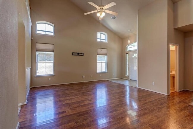 Building Photo - 10816 Pall Mall Dr