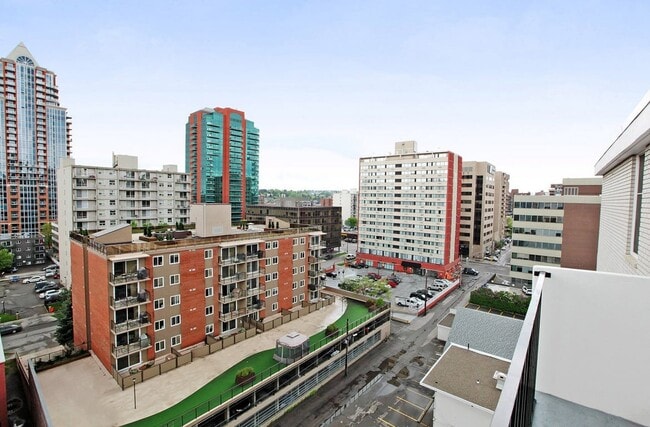 Building Photo - Stratton Oaks
