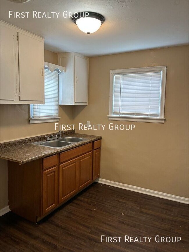 Foto del edificio - 2924 Preston St