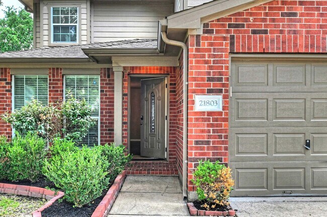 Foto del edificio - 21803 Manor Ct Dr