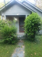 Building Photo - 448 S Hawthorne Rd