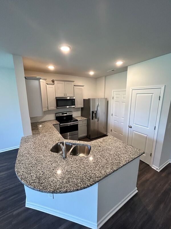 Foto del edificio - 2438 Salem Creek Ct