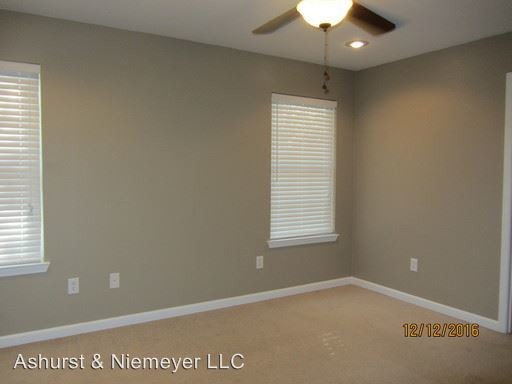 Building Photo - 14611 Silveroaks Loop