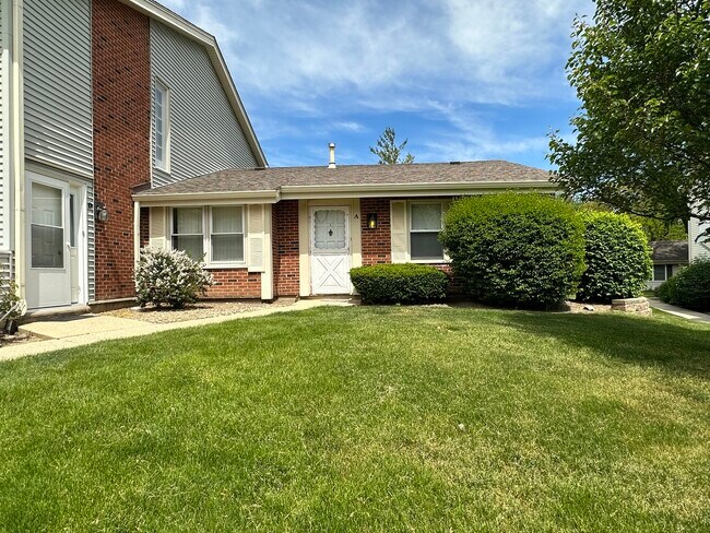 Building Photo - 209 Dartmouth Ct