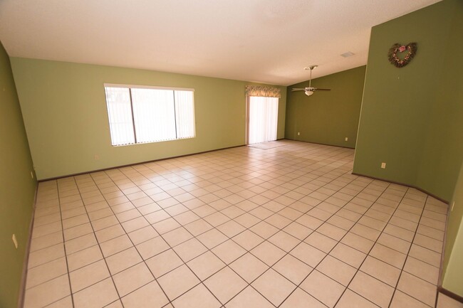 Building Photo - Spacious 4-Bedroom, 2-Bath Home with With ...