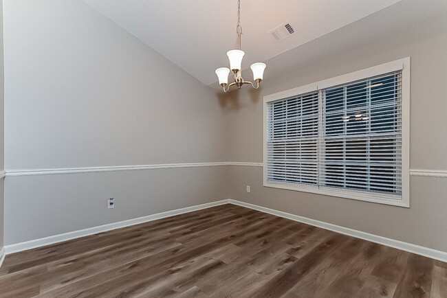 Building Photo - 757 Auburn Ridge Way