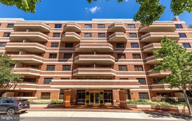 Foto del edificio - 2301 N Street NW Unit 606