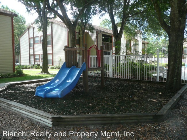 Foto del edificio - 1691 Hampton Ln