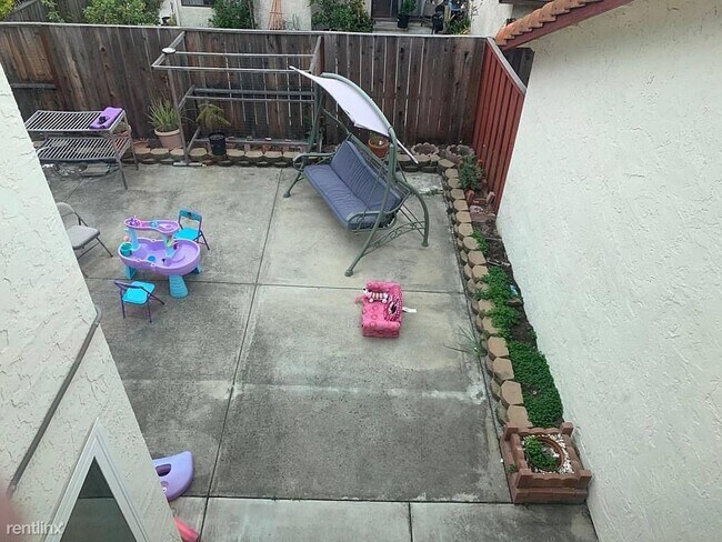 Foto del edificio - 1009 Jungfrau Ct