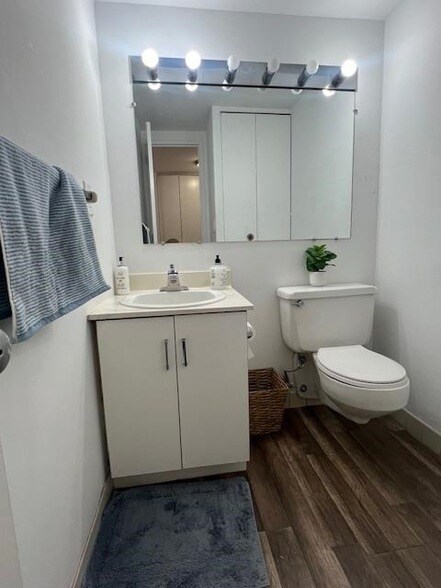 Foto del edificio - 7002 JFK Blvd E