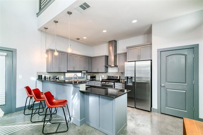 Building Photo - 2612 Hidalgo St