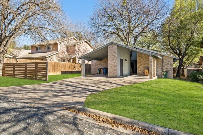 Building Photo - 2415 Burleson Ct