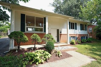 Building Photo - 118 Olinda Dr