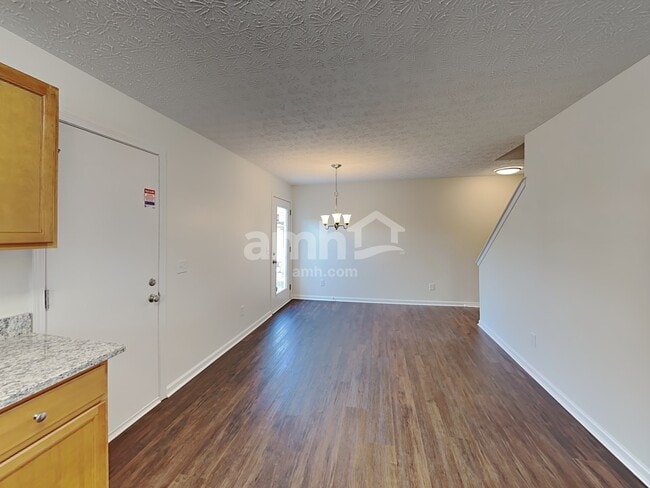 Building Photo - 1395 Ithaca Dr