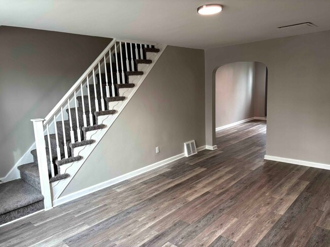 Building Photo - 21 W 21st St