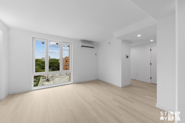 Foto del edificio - 227 Clarkson Ave
