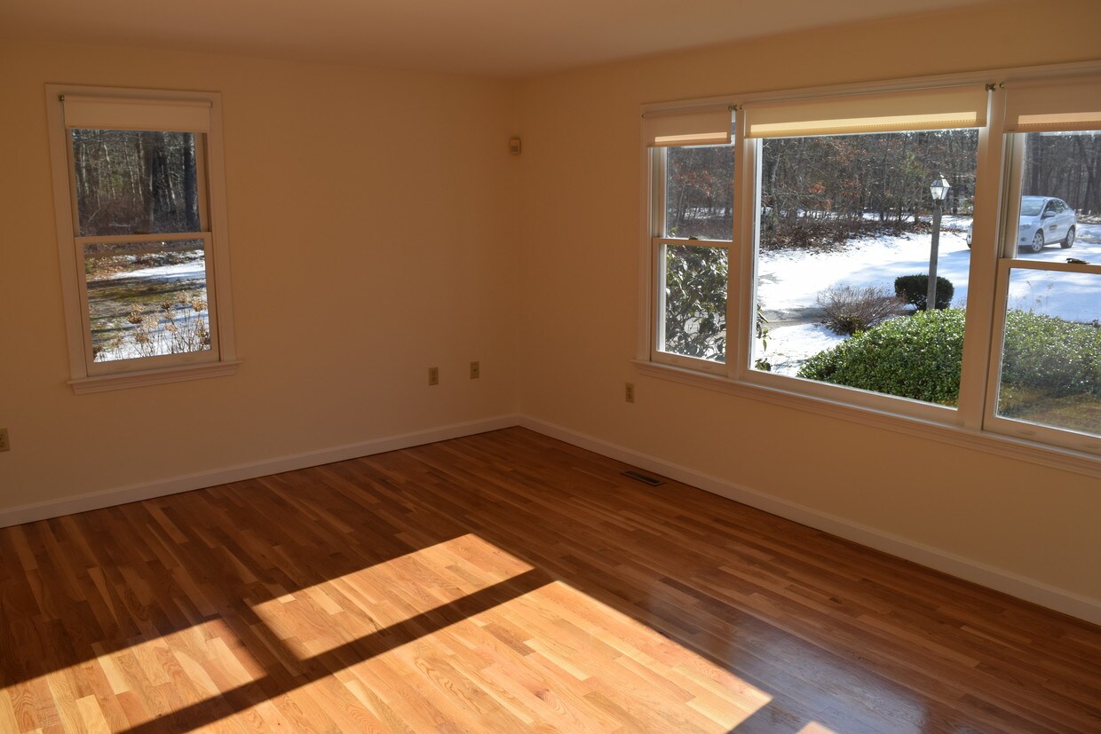 10 Chris Jobeth Cir, Harwich, MA 02645 House Rental in Harwich, MA