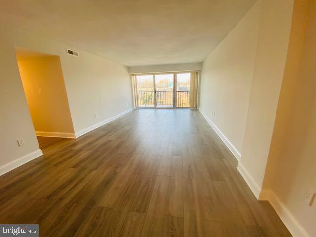 Primary Photo - 1300 Army Navy Dr