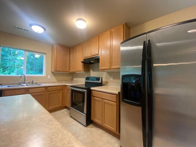 Foto del edificio - Practical 3 bedroom, 2190 Sqft Kent Home