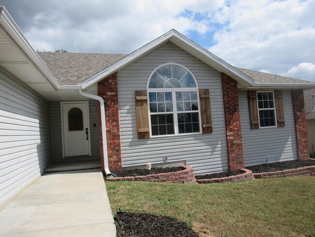 Building Photo - 576 S Kingsgate Ct