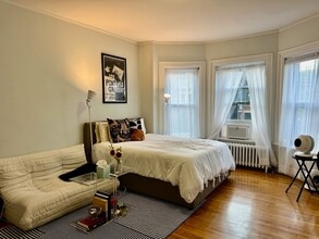 Building Photo - 229 Newbury St