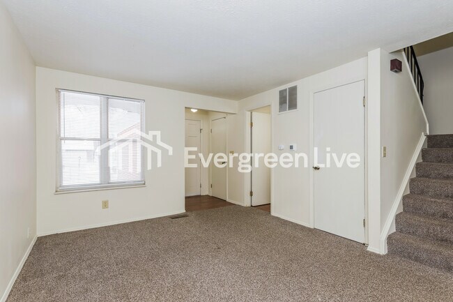 Foto del edificio - 8241 Schoolgate Dr