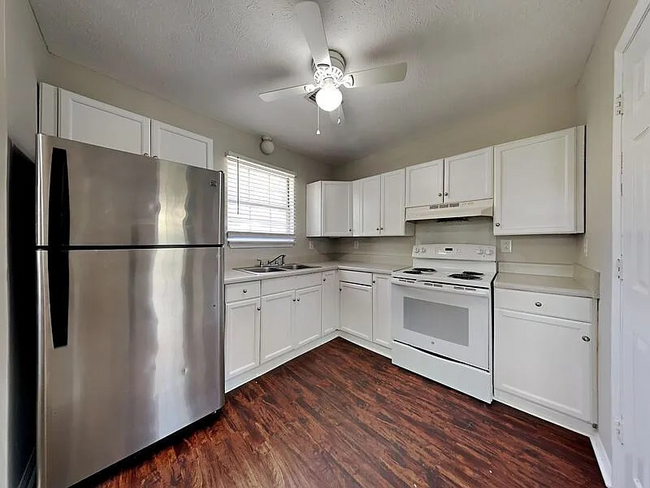 Building Photo - 3301 Torbett St