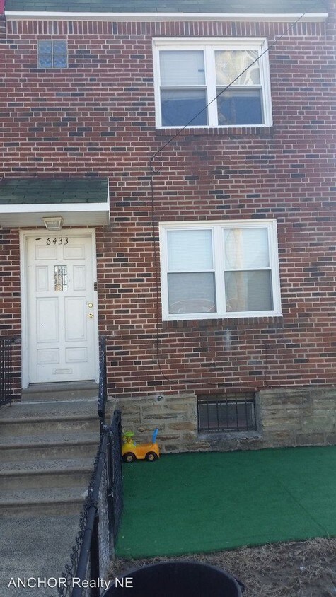 Foto principal - 6433 Edmund St