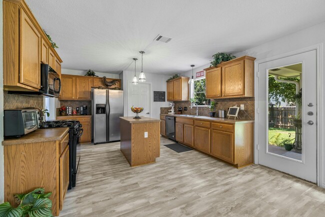 Building Photo - 2706 Turtle River Dr