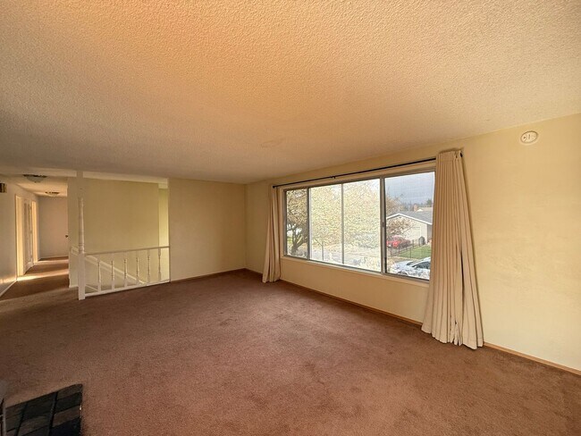 Foto del edificio - $500.00 OFF Move In Costs Special!