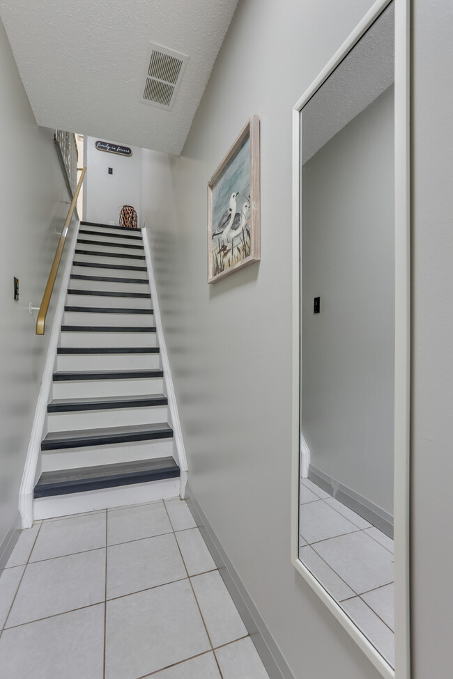 Photo du bâtiment - 3 Bedroom Townhouse in Ingersoll for Rent!...