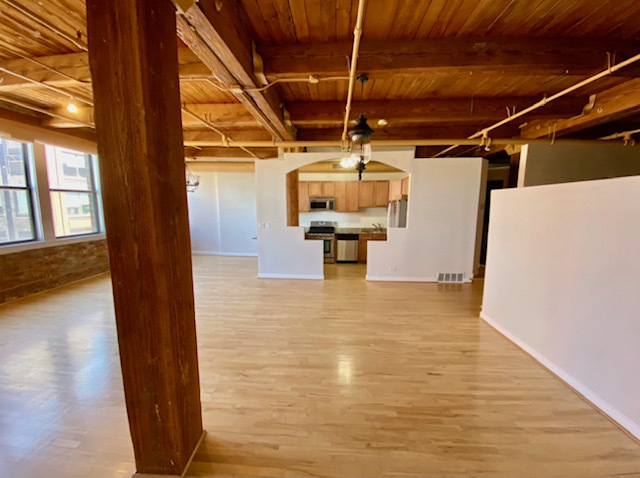 Foto del edificio - 913 W Van Buren St