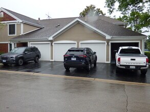 Building Photo - 402 Sandalwood Ln