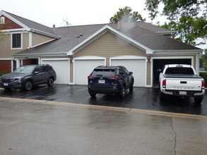 Building Photo - 402 Sandalwood Ln