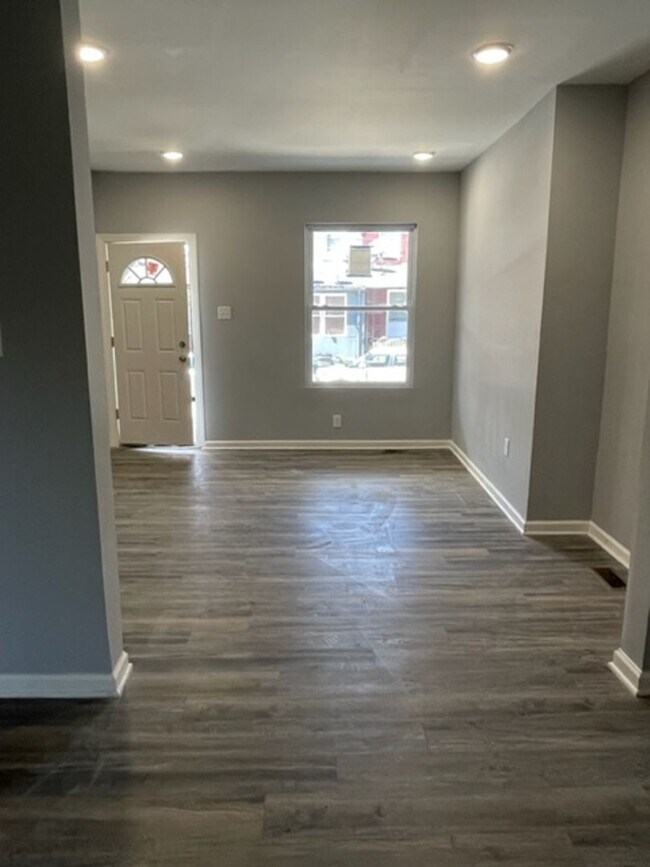 Foto del edificio - Anika Homes 3 Bedroom