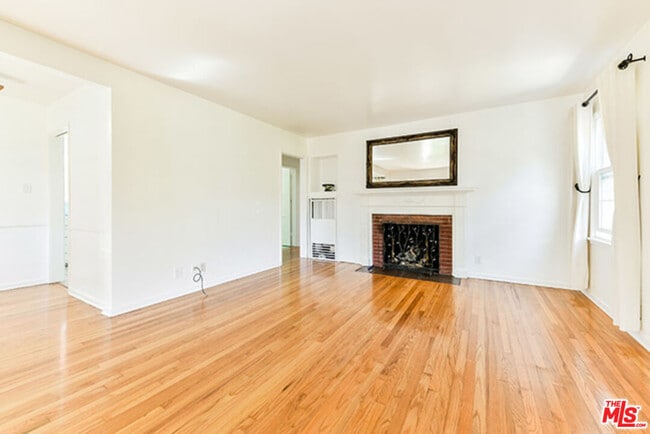 Foto del edificio - 2468 Glencoe Ave
