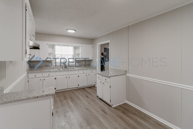 Foto del edificio - NOW OFFERING $250 OFF FIRST FULL MONTH IF ...